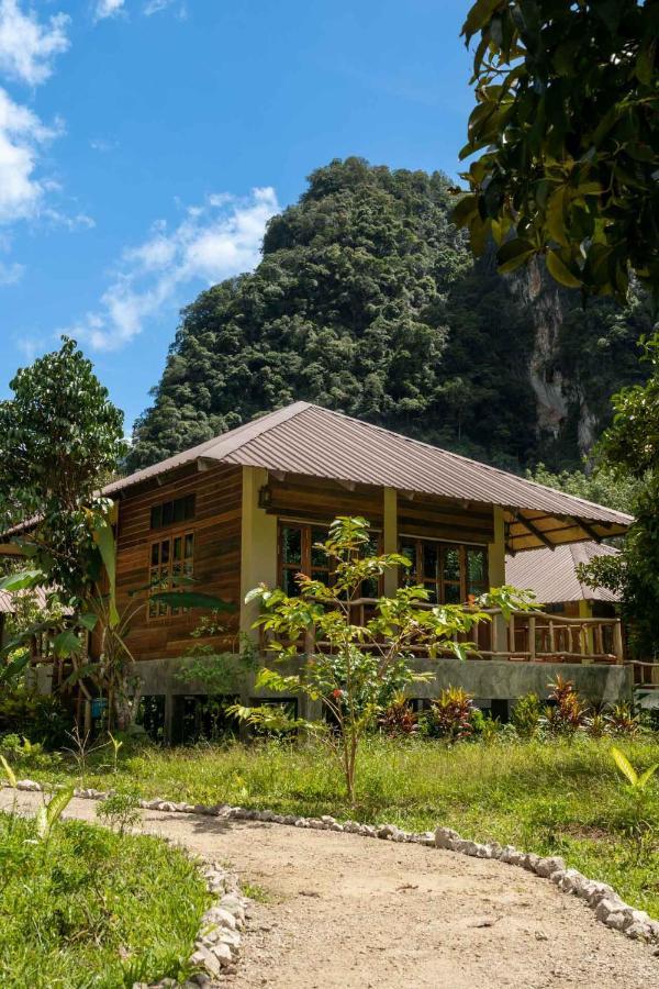 Monkey Mansion - Jungalows & Tours Khao Sok National Park Kültér fotó